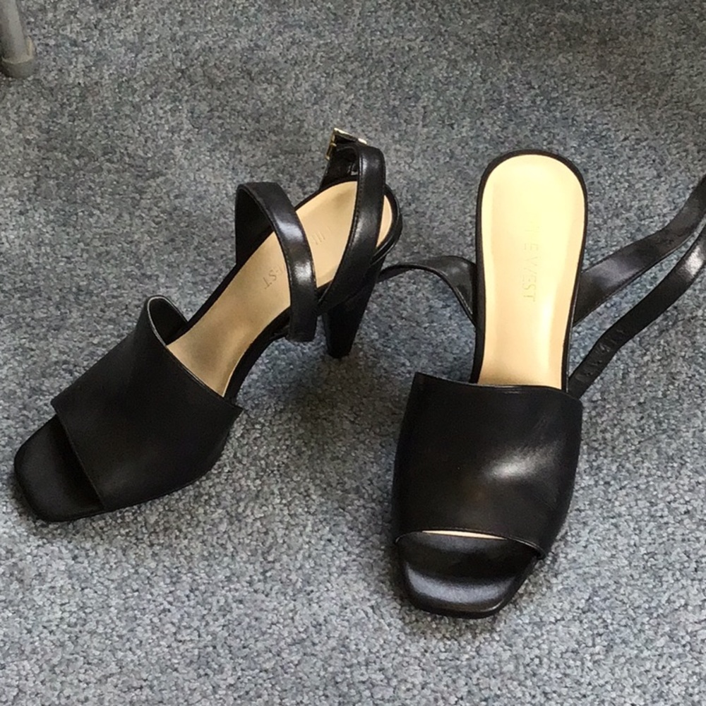Nine West black leather heels. Size 6